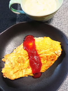鶏ミンチでオムライス-レシピのメイン写真