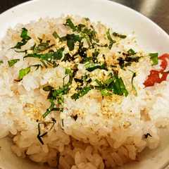 รูปของ 梅干し炊き込みご飯