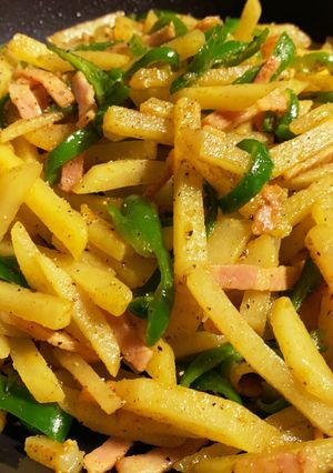 じゃがいもとピーマンのベーコンカレー炒め-レシピのメイン写真