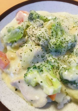 市販ルーで作る●濃厚ミルクシチュー丼-レシピのメイン写真