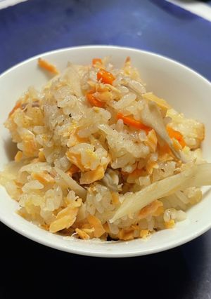 鮭の炊き込みご飯(茅乃舎の出汁パックで)-レシピのメイン写真