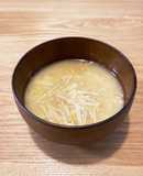 子供大好き♪えのきと卵のお味噌汁