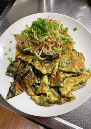 ニラ玉のホットもやし添え-レシピのメイン写真