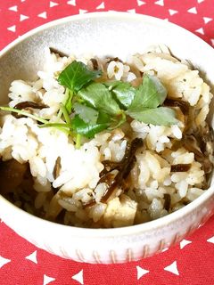 きのこと塩こんぶの炊き込みご飯-レシピのメイン写真