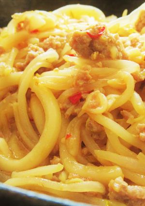 豚ひき肉ともやしのにんにく味噌焼きうどん-レシピのメイン写真