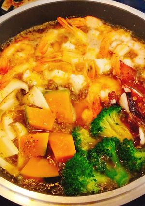 海老、タコ、野菜、きのこのアヒージョ-レシピのメイン写真