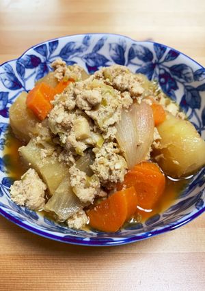 鶏挽肉の肉じゃが-レシピのメイン写真