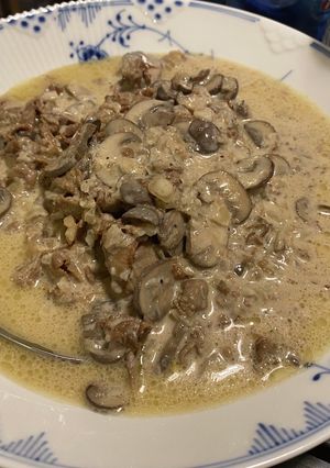 サワークリームたっぷりビーフストロガノフ-レシピのメイン写真