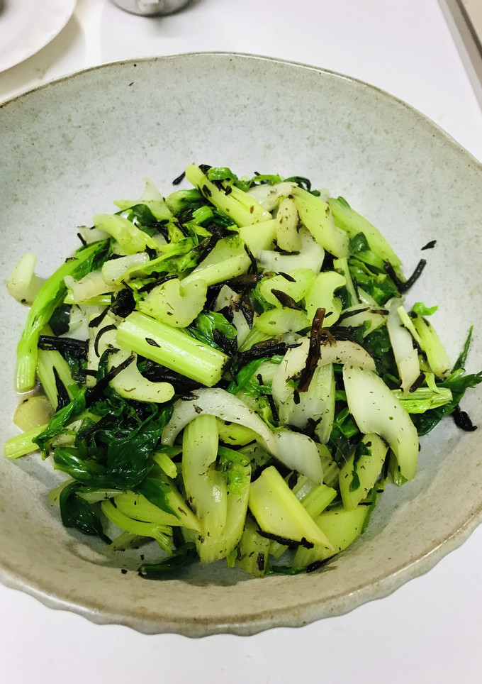 セロリととひじきのレモン炒め-レシピのメイン写真
