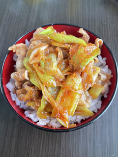 簡単5分!お酢の効いたさっぱり豚丼-レシピのメイン写真