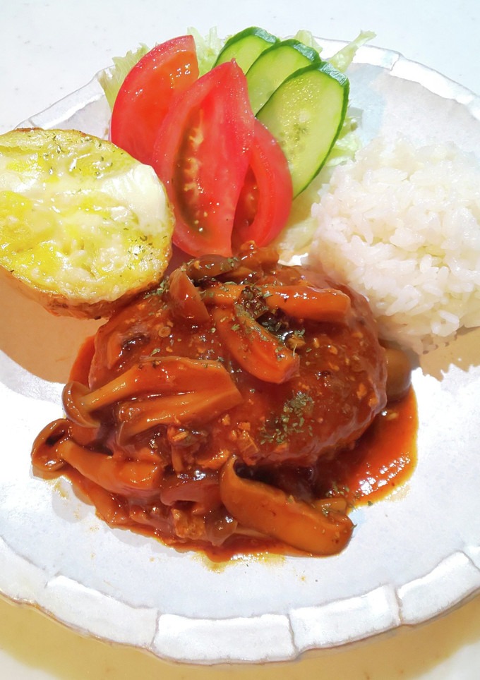 きのこたっぷり秋の煮込みハンバーグ♪-レシピのメイン写真
