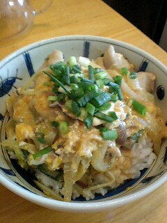 ピリ辛味噌味のおやこどん-レシピのメイン写真