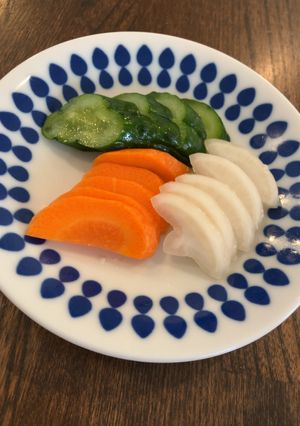 ジッパー袋で手軽に♪塩麹の漬物-レシピのメイン写真