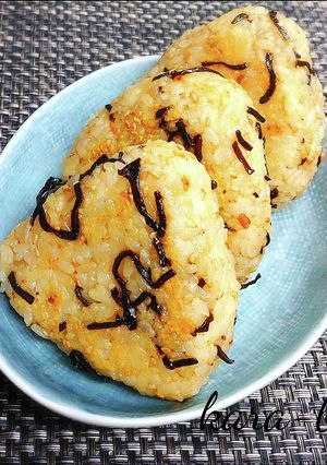 食べラー塩こんぶチーズ焼きおにぎり-レシピのメイン写真