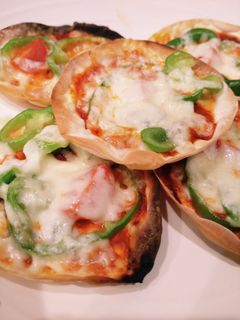 こどもも食べやすい!餃子の皮でUFOピザ-レシピのメイン写真