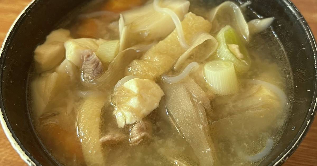 基本からアレンジまで!思わずつくりたくなる「白滝 豚汁」のレシピ集 | クックパッド