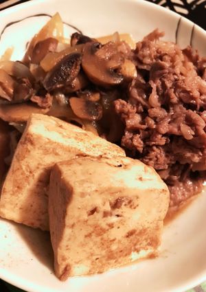 マッシュルームで♪出汁うま肉豆腐-レシピのメイン写真