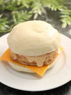 簡単!バオバーガー 魚肉ソーセージエッグ-レシピのメイン写真