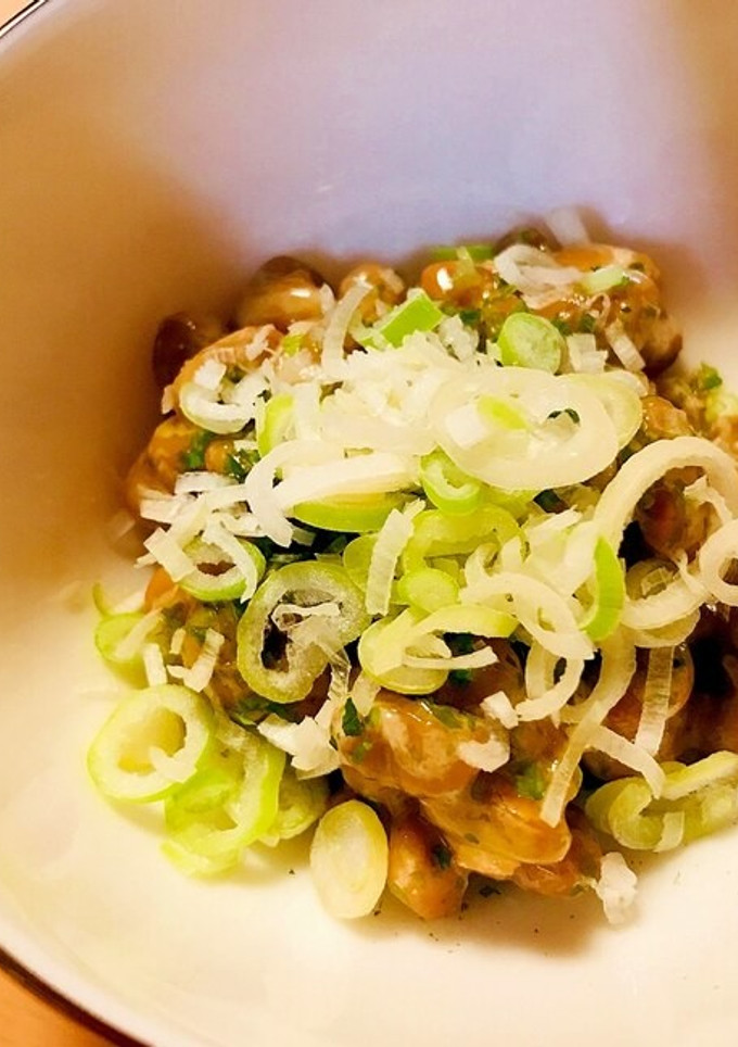 今日の納豆●ネギゴマ風味のトッピング-レシピのメイン写真