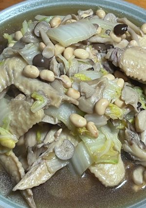 手羽先&白菜&シメジ&舞茸&大豆の煮込み-レシピのメイン写真