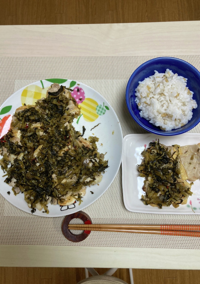 油揚げに豚肉と高菜の油炒め乗せた蒸し焼き-レシピのメイン写真