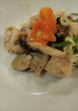 厨房ばあばぁ!鶏胸肉ニンニクバター和え。-レシピのメイン写真