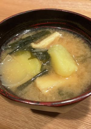 ほっとする！じゃがいもと玉ねぎのお味噌汁-レシピのメイン写真
