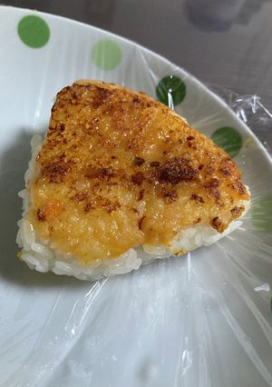 食べるラー油の焼きおにぎり(分量メモ)-レシピのメイン写真