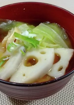 蓮根キャベツ揚げのお味噌汁-レシピのメイン写真