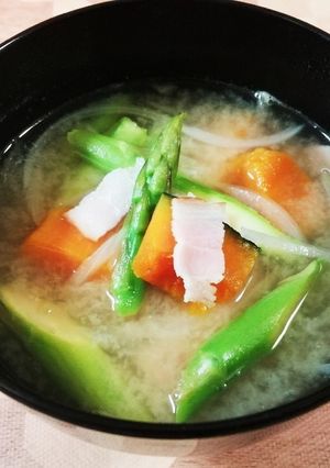 ほっこり味噌汁 ベーコン入り洋風味噌汁-レシピのメイン写真