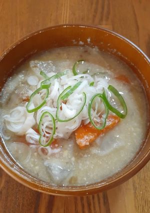 手軽な根菜と豆（おから）のほっこり味噌汁-レシピのメイン写真