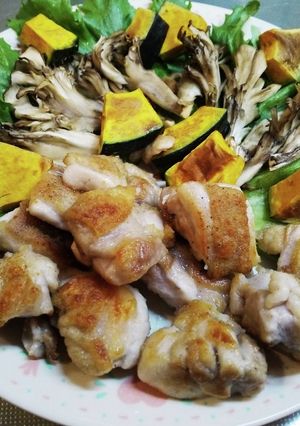 米粉でカリカリチキンと焼き野菜サラダ♪-レシピのメイン写真