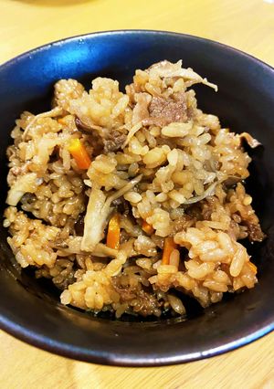 舞茸と牛肉の炊き込みご飯-レシピのメイン写真