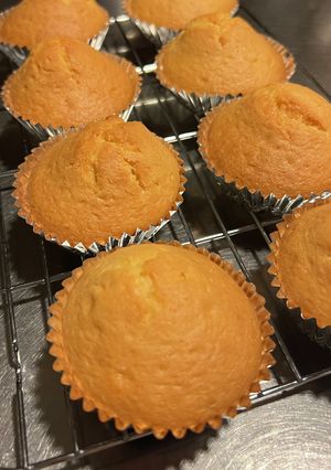 量って混ぜて焼くカップケーキ（乳フリー）-レシピのメイン写真