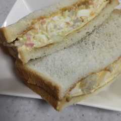 A picture of お好み焼き風タマゴサンド.
