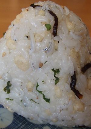 しらす+塩こんぶ+大葉+天かすおにぎり▲-レシピのメイン写真