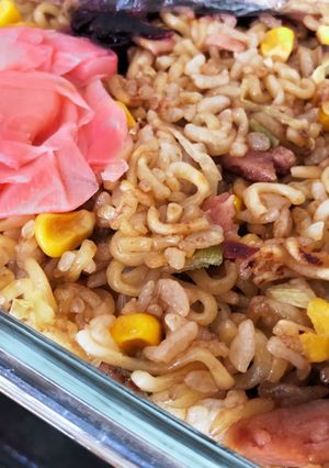 インスタント麺で☆そばめしw/zガリ-レシピのメイン写真