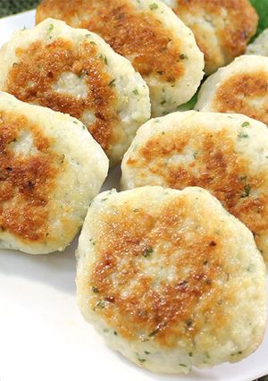 鍋にも◎ふわシャキ食感＊蓮根と鶏のつくね-レシピのメイン写真