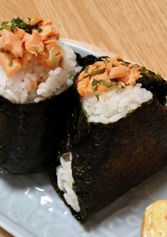 お味噌で和えた鮭と大葉のおにぎり-レシピのメイン写真