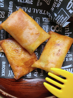 子供喜ぶズッキーニとハムチーズの四角春巻-レシピのメイン写真