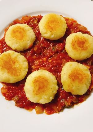 米粉でチーズinいももちのトマトソース♪-レシピのメイン写真