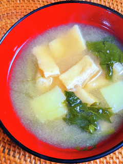 小松菜と油揚げ・じゃがいもの味噌汁-レシピのメイン写真