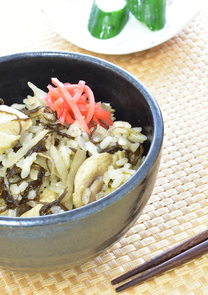 もずくと鶏ごぼうの炊き込みご飯-レシピのメイン写真