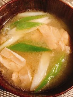 生姜でぽかぽか、鮭ハラスのほっこり味噌汁-レシピのメイン写真
