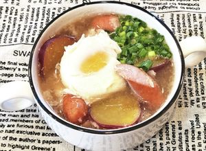 薩摩芋とウインナーの月見ほっこり味噌汁-レシピのメイン写真