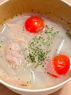 ツナ玉トマトの洋風味噌汁-レシピのメイン写真