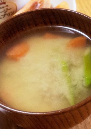 簡単やさしい味アスパラとにんじんの味噌汁-レシピのメイン写真
