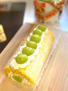 シャインマスカットの米粉ロールケーキ-レシピのメイン写真