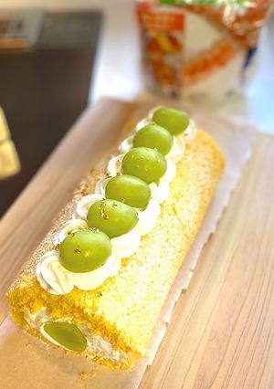 シャインマスカットの米粉ロールケーキ-レシピのメイン写真