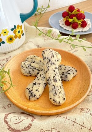 米粉でもちもち✽黒ごまスティックパン-レシピのメイン写真